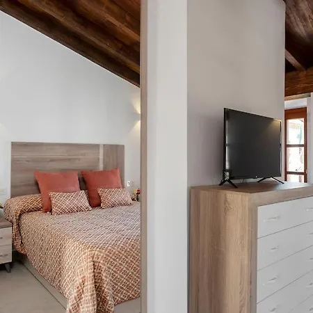 Apartamento Duplex En El Corazon De דירה *